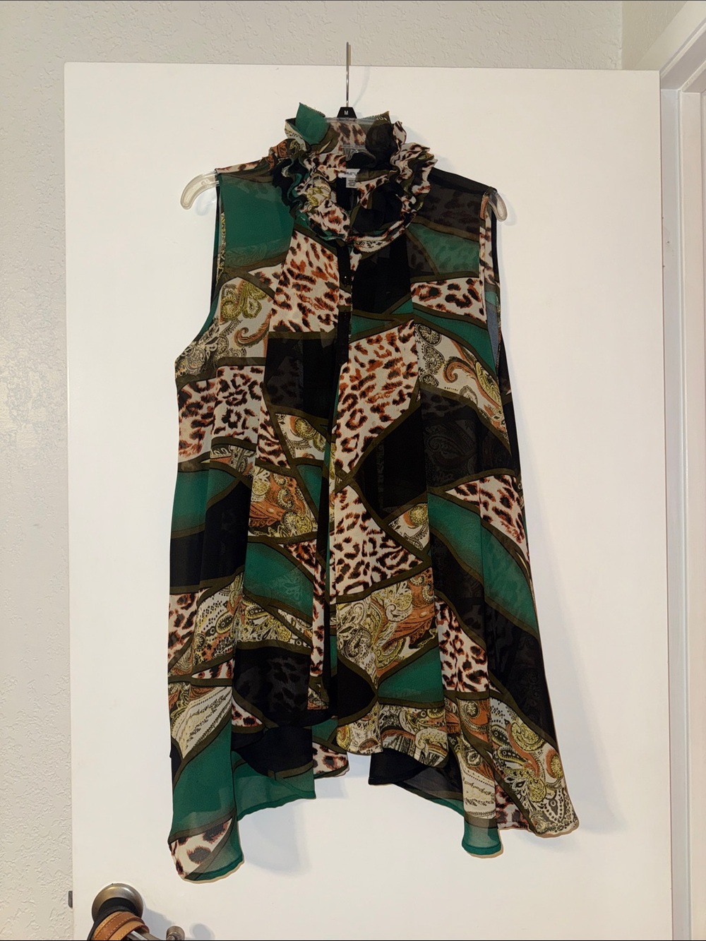 Jaipur BNWOT Sleeveless Ruffled Neck Patterned Chiffon Top - Green/Black Size XL